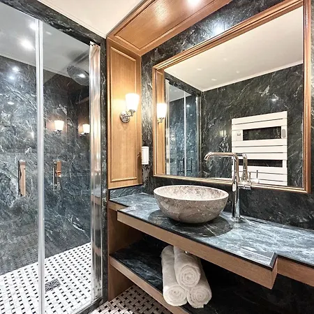 Merveil - Signature - Tour Eiffel - Bourgogne Apartment Paris