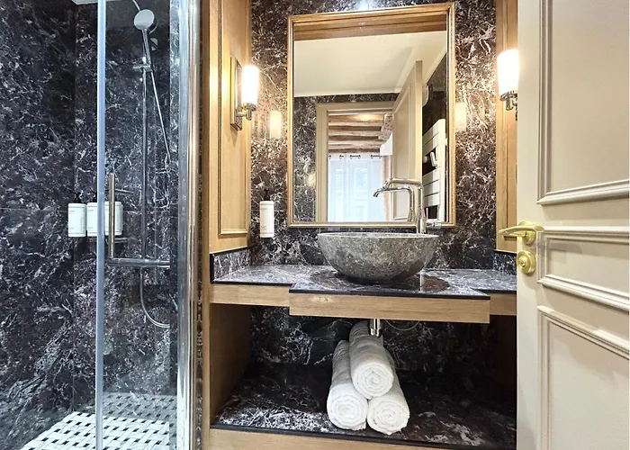 Merveil - Signature - Tour Eiffel - Bourgogne Apartment