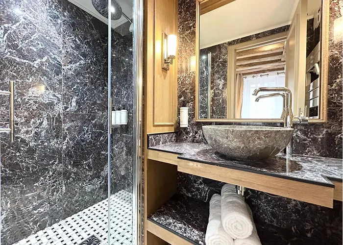 Merveil - Signature - Tour Eiffel - Bourgogne Apartment