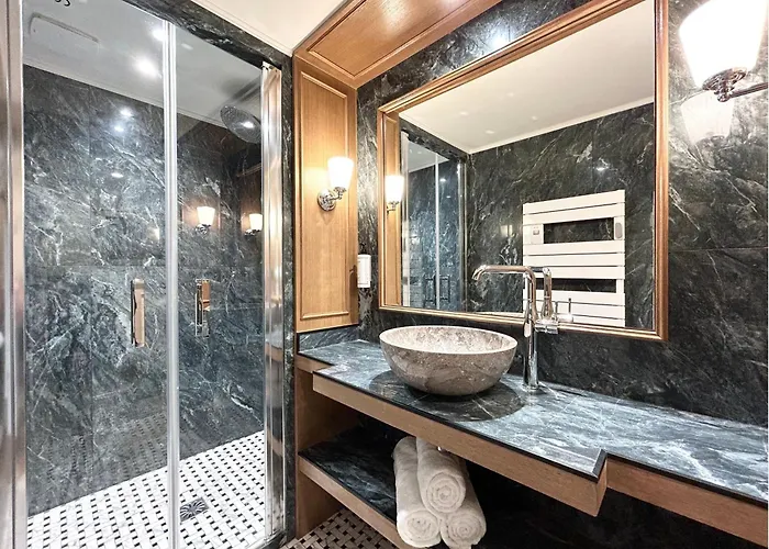 Merveil - Signature - Tour Eiffel - Bourgogne Apartment Paris